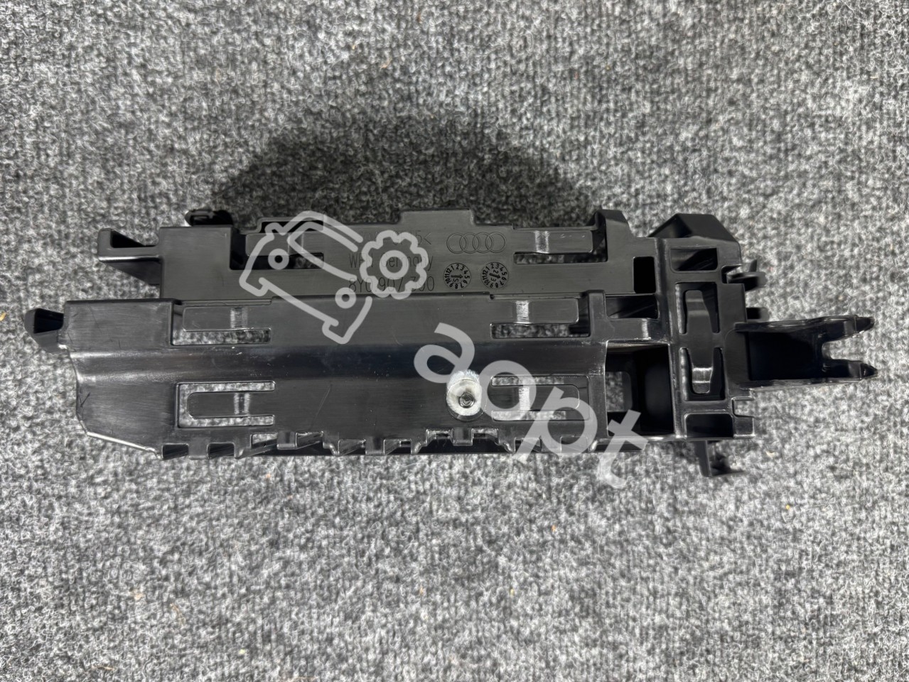 Кронштейн блока управления AUDI A3/S3/RS3 8Y 8Y0907390