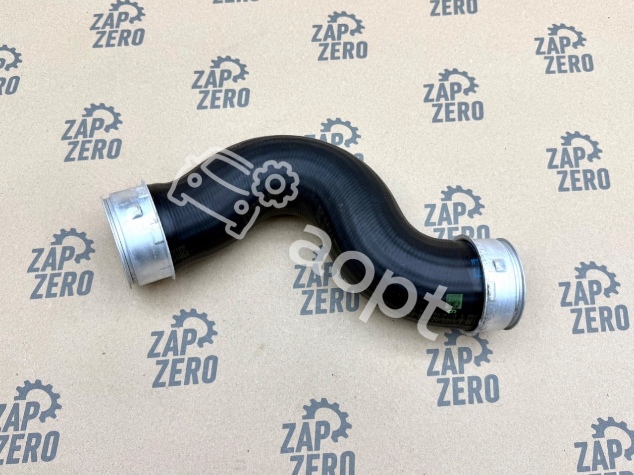 Патрубок интеркулера правый VAG 1.9 TDI, 2.0 TFSI, BWA, BPY, Audi A3, TT, Volkswagen Golf V GTI, Passat B6, Jetta, Eos, Touran, Skoda Octavia A5 RS, Superb, Seat Leon, Altea Freetrack