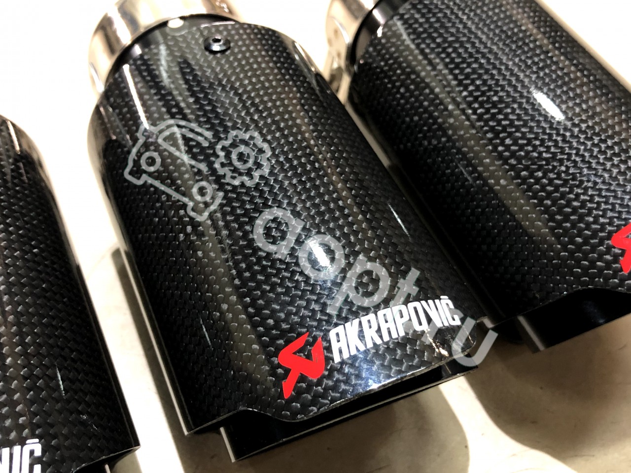 Насадки на глушитель Akrapovic carbon (TP-CT/10) - купить в Москве