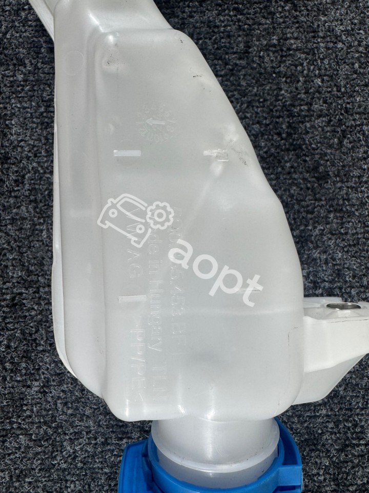 Бачок стеклоомывателя VAG  5Q0955453BF