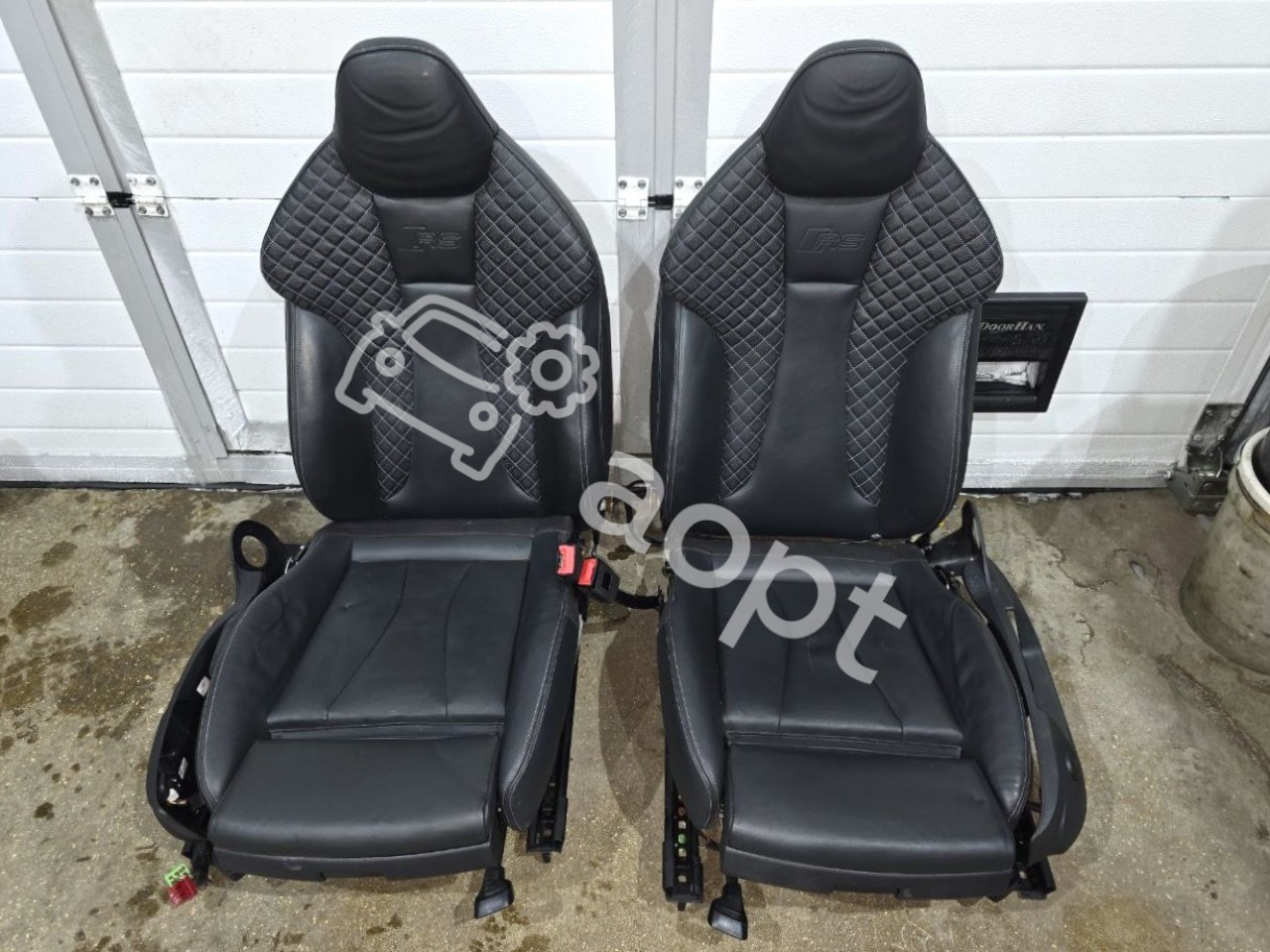 Спортивный салон, ковши VAG MQB Audi RS3 8V