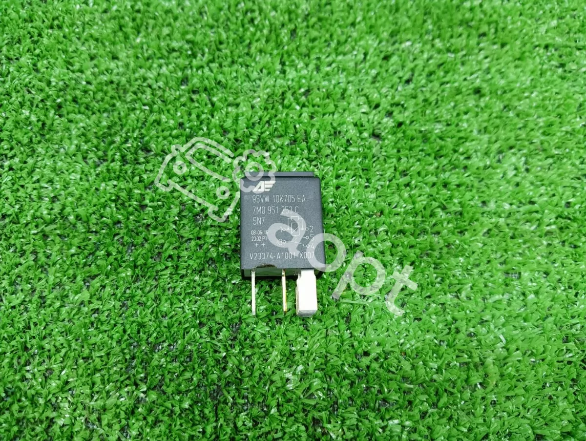 Реле VAG 404 7M0951253C Audi A3 8P
