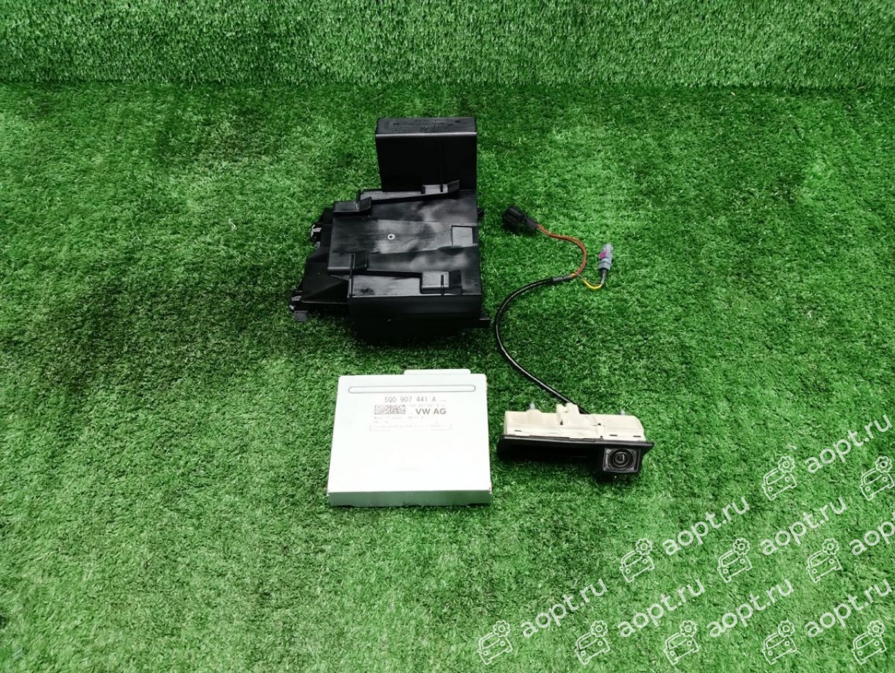 Камера заднего вида 8V0827566