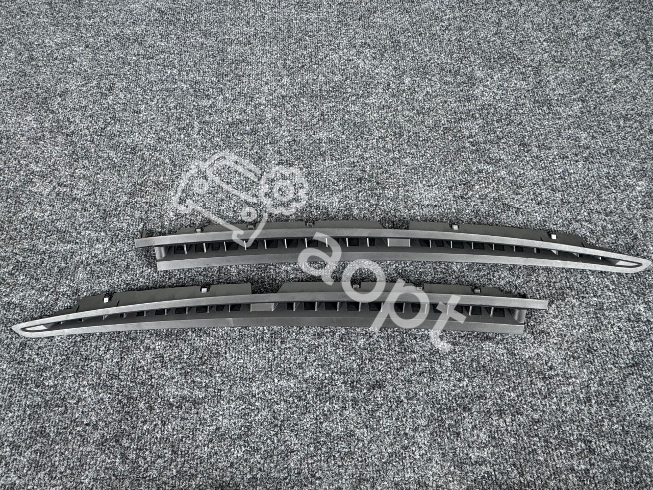Комплект решеток обдува ветрового стекла VW T-ROC T0550839/2736389X; T0550839/2736390X