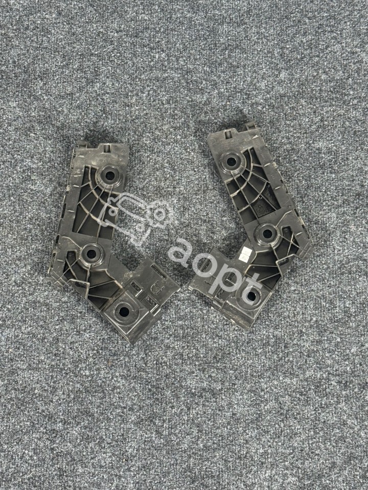 Комплект боковых кронштейнов заднего бампера VW GOLF MK8 5H6807393B; 5H6807394B