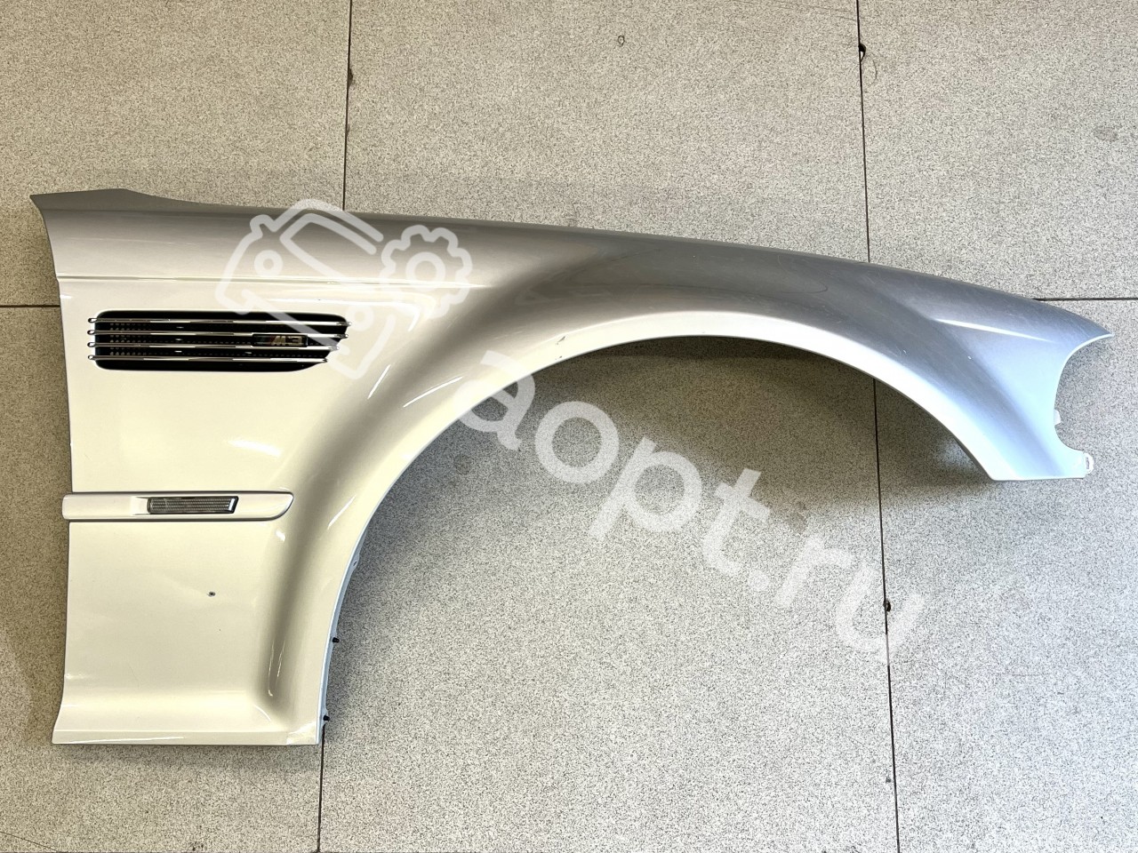 Крыло переднее правое оригинал BMW M3 CSL E46