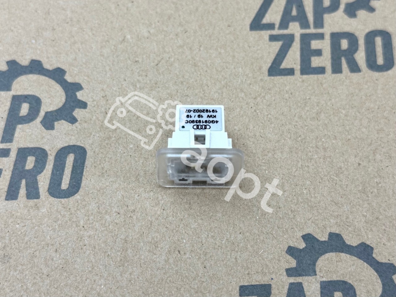 Фонарь подсветки салона Led оригинал Audi A3, S3, RS3, Q2, SQ2, Q3, RSQ3, Q4 e-Tron