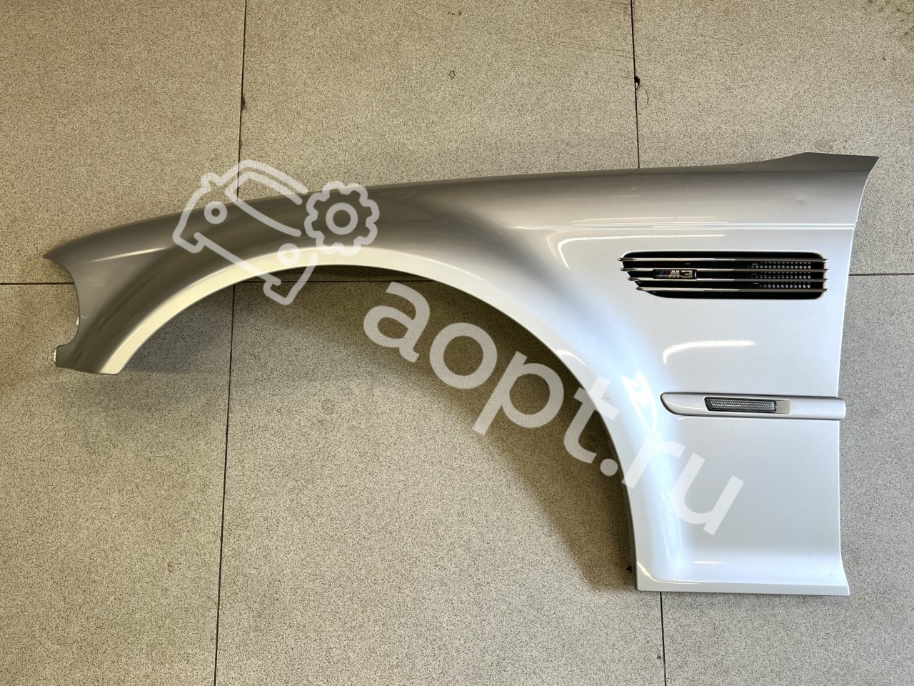 Крыло переднее левое оригинал BMW M3 CSL E46