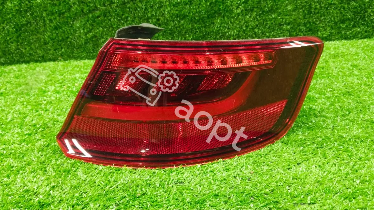 Фонарь задний правый Audi A3 8V