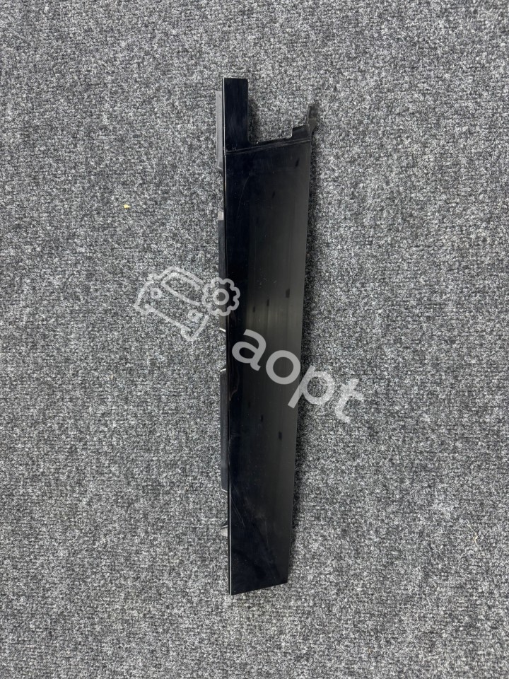Вертикальный молдинг рамки окна задней левой двери VW GOLF MK8 5H4839901B