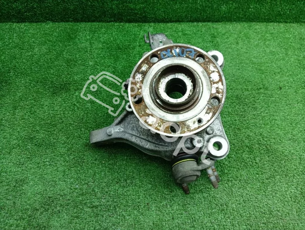 Поворотный кулак правый передний VW Passat B6