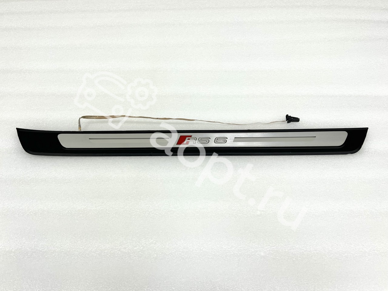 Накладка проема передней правой двери с подсветкой Audi RS6 C8