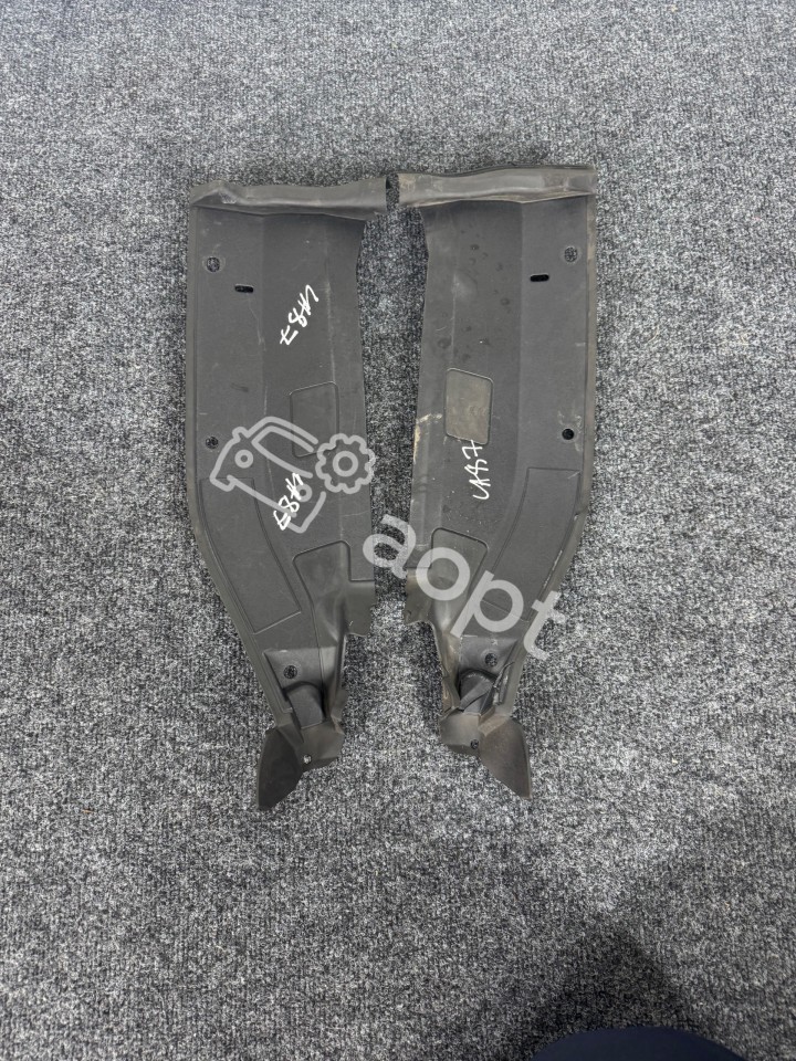 Комплект накладок водоотводящего короба жабо AUDI S3 8Y 8Y0821169; 8Y0821169