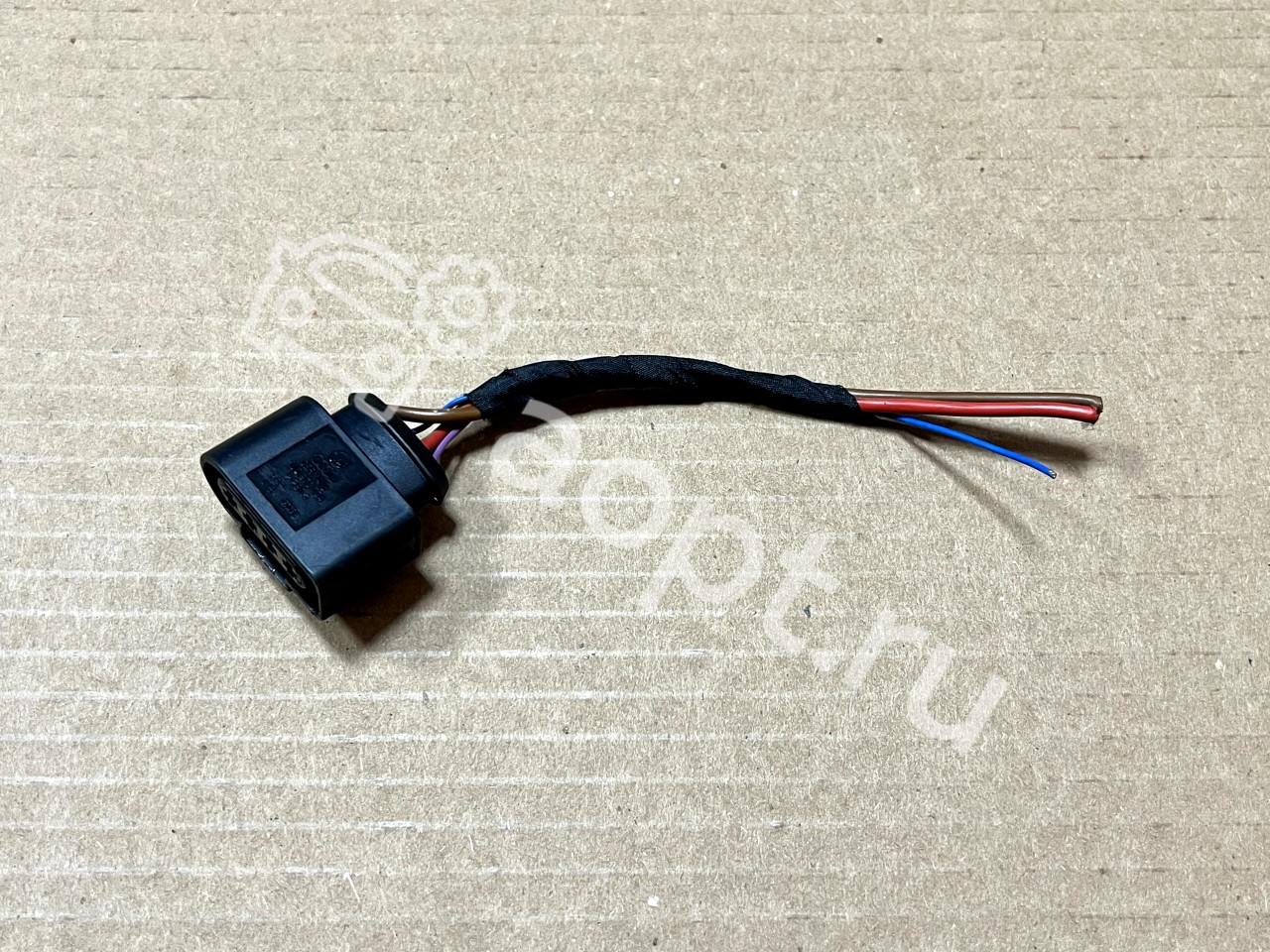 Разъем 4 pin VAG Audi, Volkswagen, Skoda, Seat, Porsche, Bentley, Lamborghini