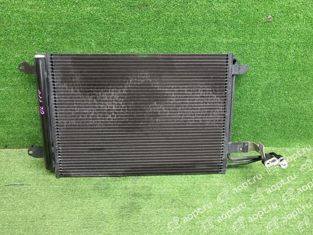 Радиатор кондиционера Volkswagen Golf Mk6