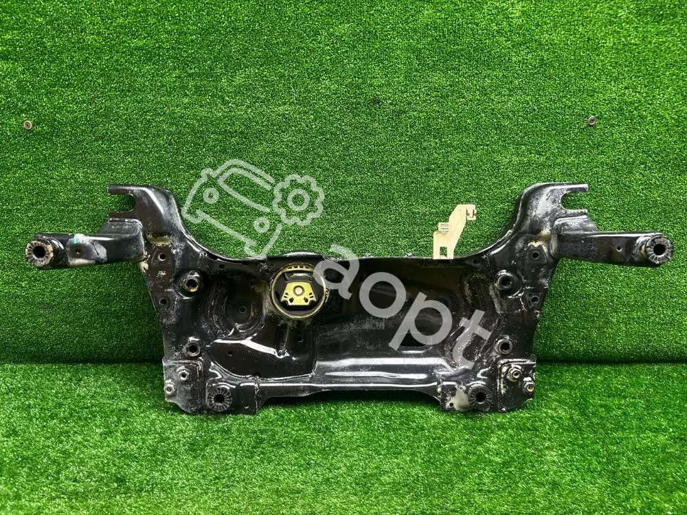Передний подрамник металический VW Passat CC
