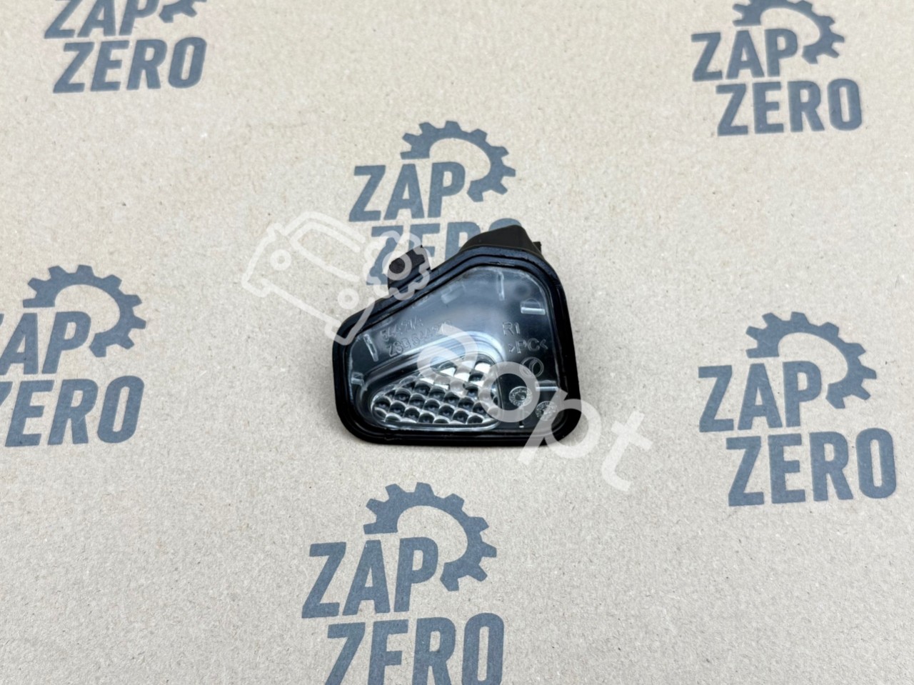 Плафон подсветки порога правый Volkswagen Passat B7, CC, Scirocco, Beetle, Jetta