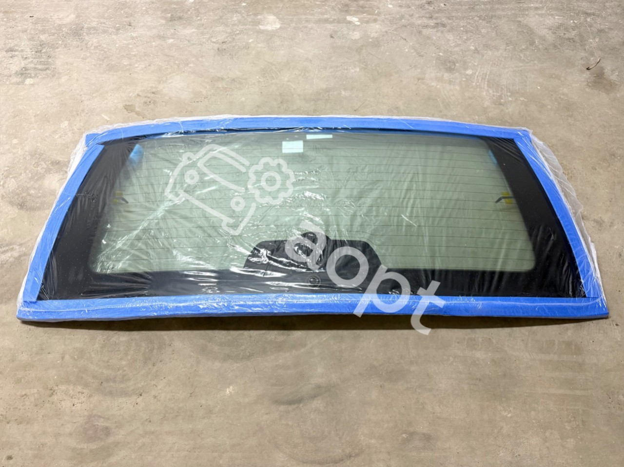 Стекло крышки багажника оригинал Volkswagen Caddy V