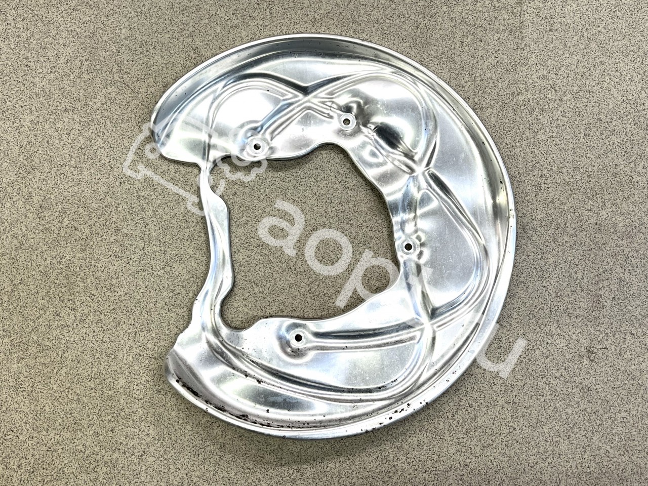 Грязевой щиток левый оригинал Audi Q5, SQ5, A6 C8, A7, 330x22мм