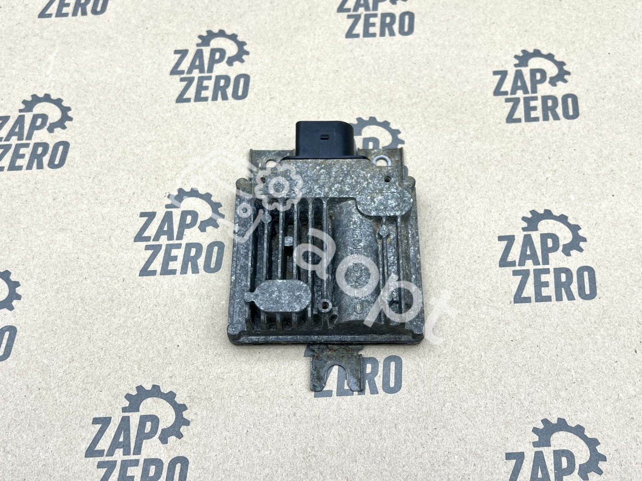 Блок управления топливного насоса оригинал VAG Volkswagen Touareg NF, Porsche Cayenne S 958, V6 3.0 TDI, TFSI