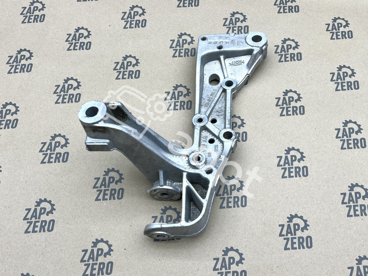 Кронштейн переднего подрамника правый VAG PQ35, Audi A3, S3, RS3, Skoda Octavia A5 RS, Yeti, Volkswagen Golf V, VI, Scirocco, Eos, Caddy, Touran, Jetta, Seat Altea, Leon