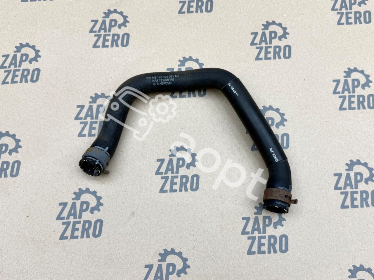Шланг системы охлаждения VAG 1.6, 2.0 TDI, CAY, CLC, CFH, Audi A3, TT, Volkswagen Passat B6, B7, CC, Golf VI, Jetta, Caddy, Touran, Scirocco, Skoda Octavia A5, Yeti, Superb, Seat Leon, Altea