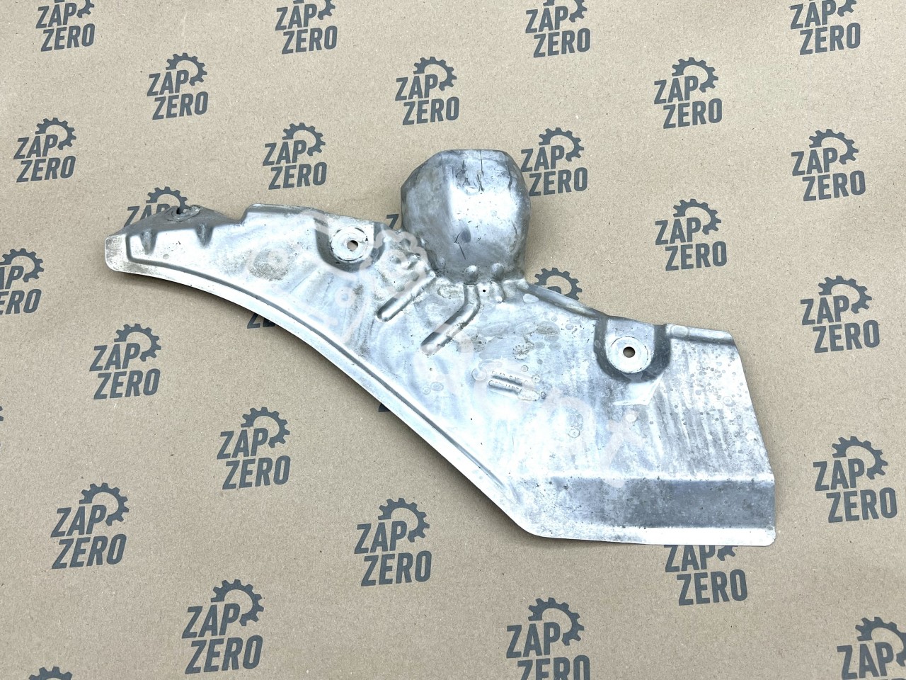 Теплоизоляционный экран переднего лонжерона BMW E36 M3 S50