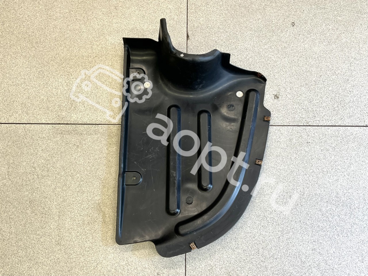 Пыльник защита днища сзади Volkswagen Passat CC