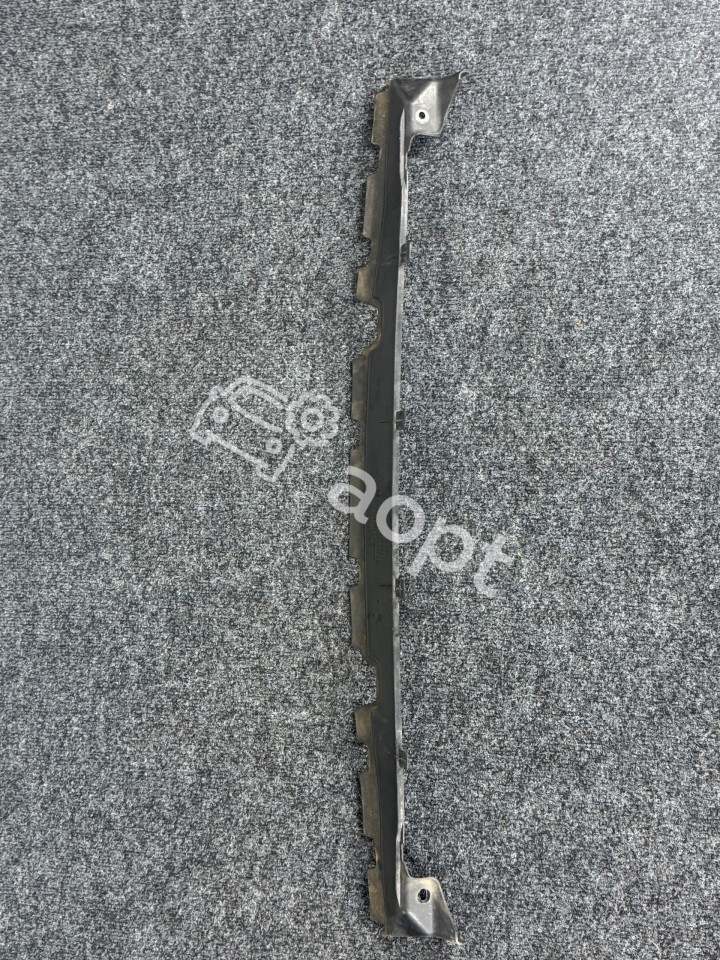 Воздуховод радиатора AUDI RSQ3 8U 8U0121329A
