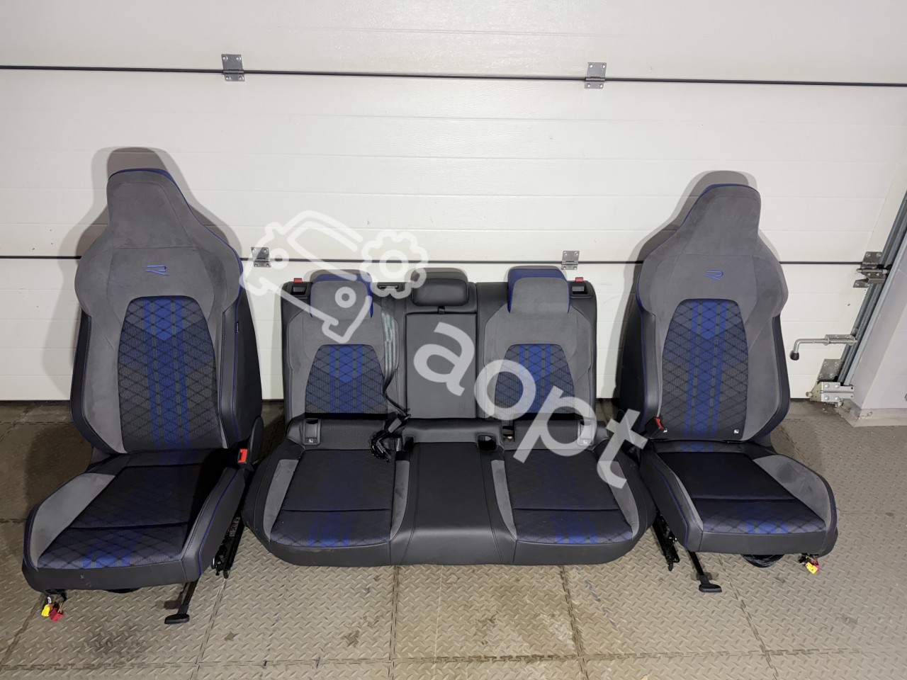 Сиденья Volkswagen Golf 8 R