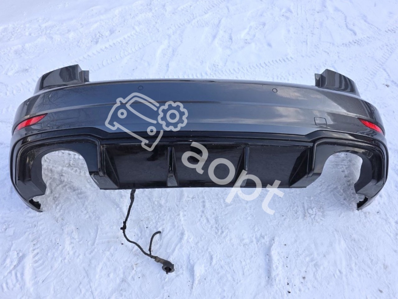 Задний бампер с диффузором оригинал Audi RS3 8V Sedan