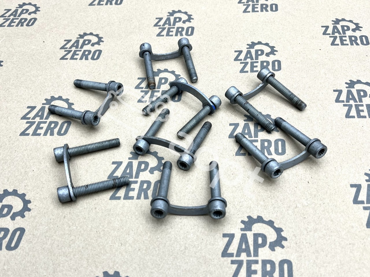 Пластина крепления привода, болт M8X48 оригинал VAG Audi RS2, RS3, RS5, TTRS, RSQ3, Lamborghini