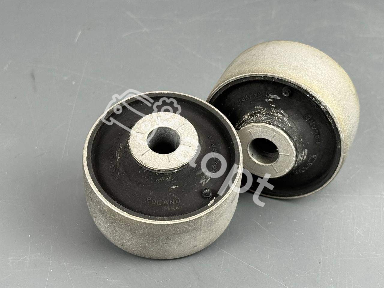 Сайлентблок передней подвески оригинал VAG MQB Audi TTRS 8S