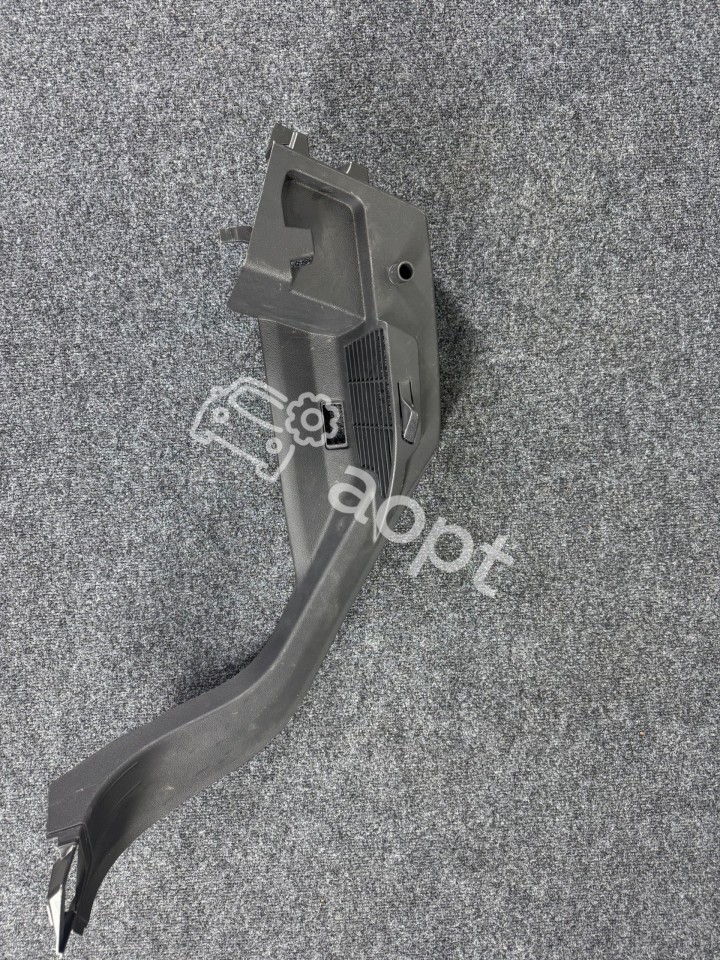 Накладка декоративная багажника VW T-ROC 2GA867762A