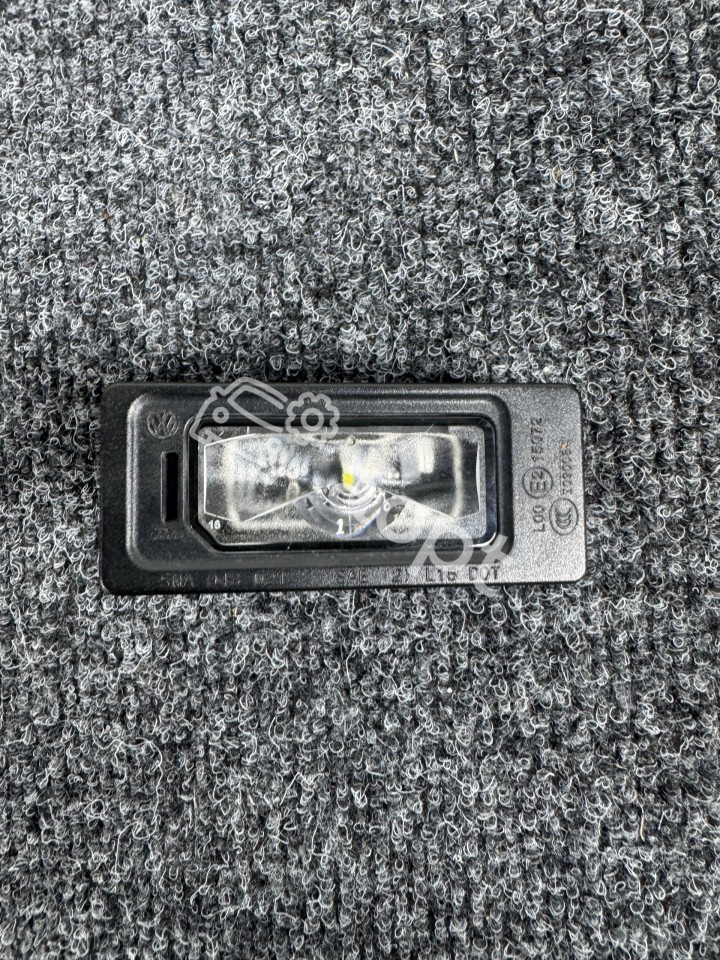 LED плафон подсветки номерного знака VAG MQB/MQB-EVO 5NA943021