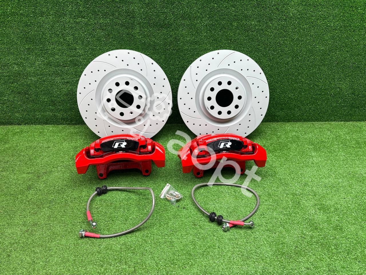 Комплект передних тормозов 345 мм черные R Line