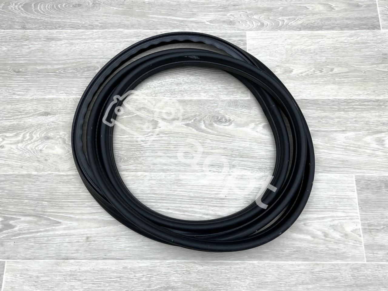 Уплотнитель крышки багажника Mercedes-Benz W140 S-Class