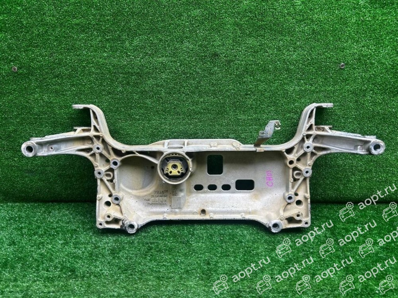 Передний подрамник Audi Q3 8U