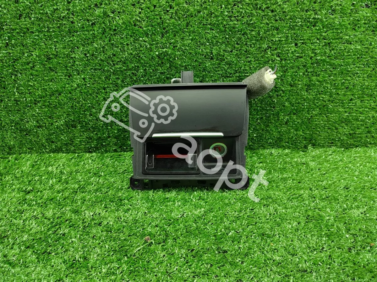 Пепельница передняя 8K0857951 Audi A4 B8