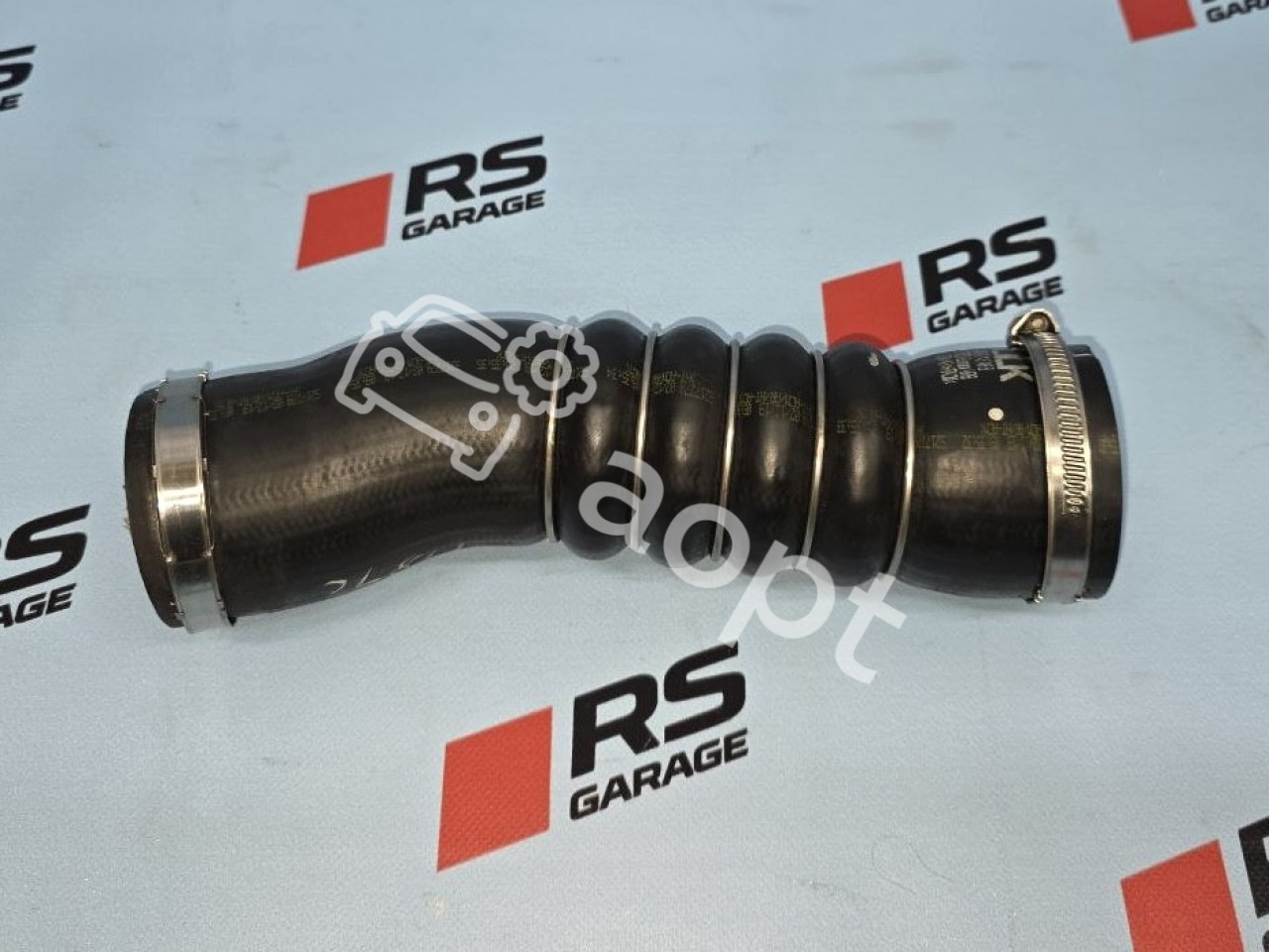 Патрубок интеркулера правый оригинал Audi RS3 8V, 8Y, TTRS 8S, RSQ3 F3, 2.5 TFSI DAZA, DNWA, DNWB, CZGB