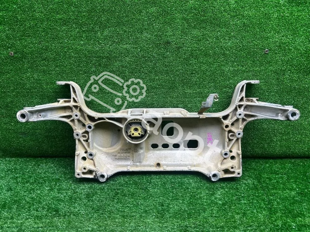 Передний подрамник Audi Q3 8U