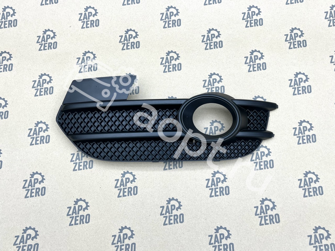 Решетка переднего бампера с ПТФ левая оригинал Audi Q3 8U дорест