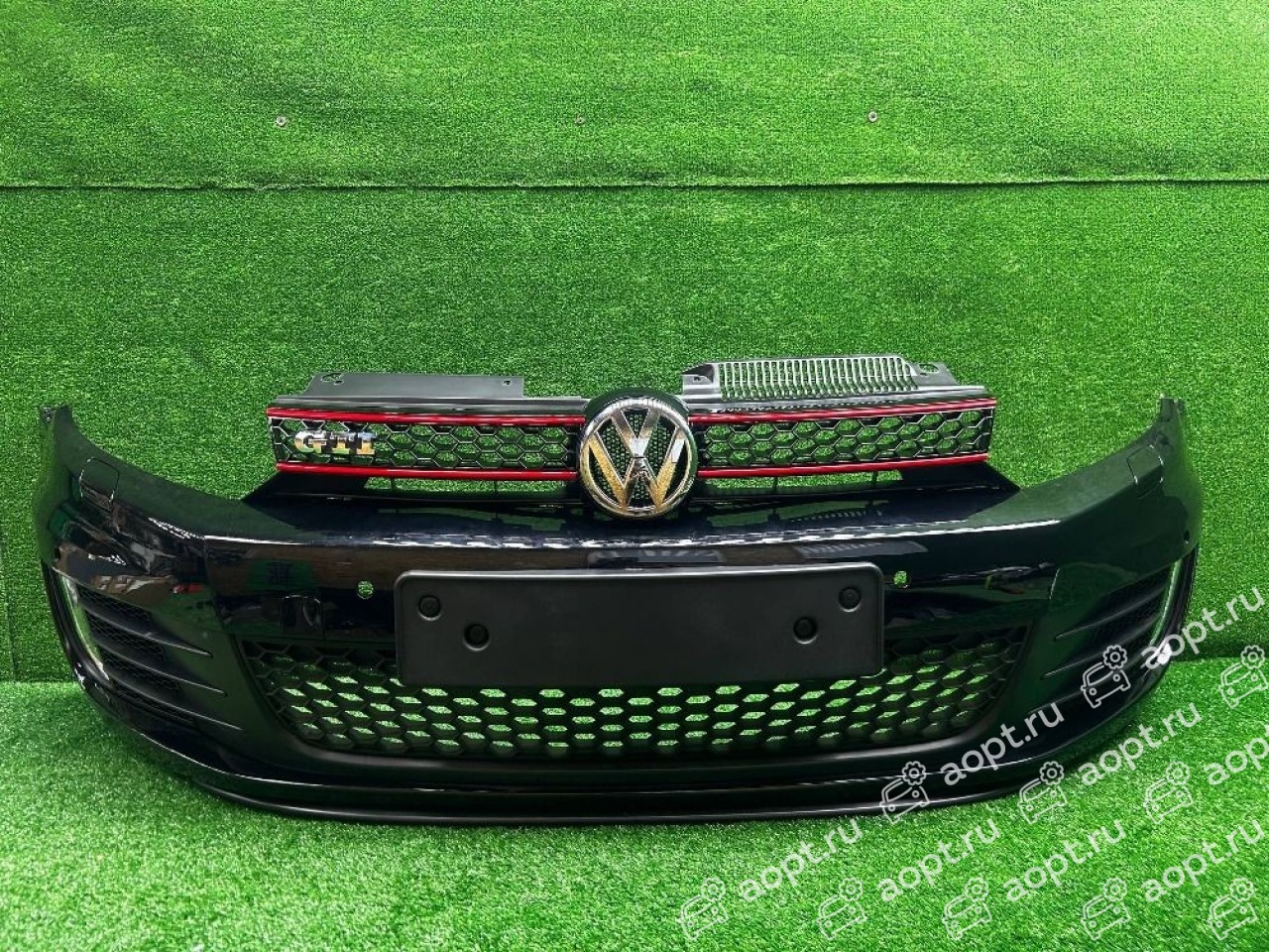 Передний бампер Volkswagen Golf 6 GTI