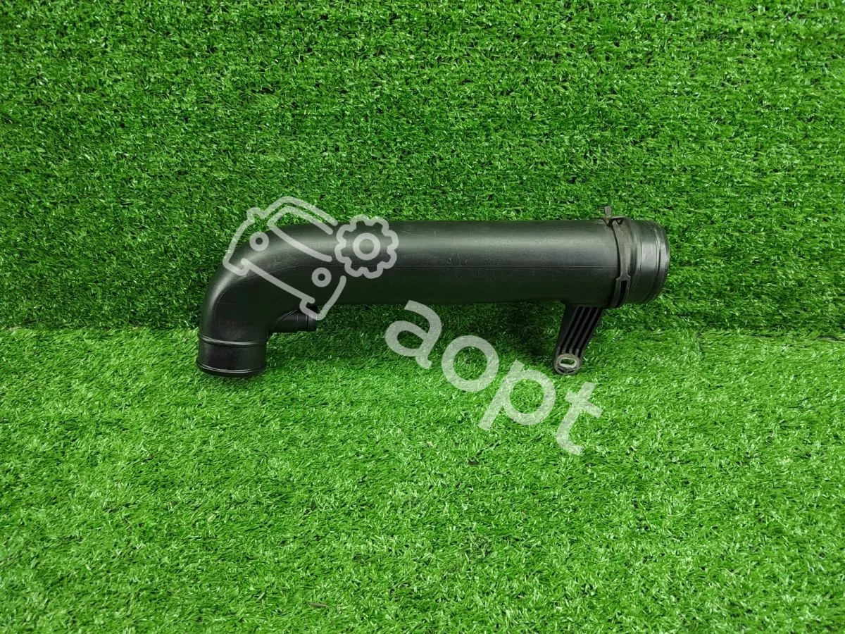 Патрубок интеркулера 1K0129654AP Volkswagen Tiguan