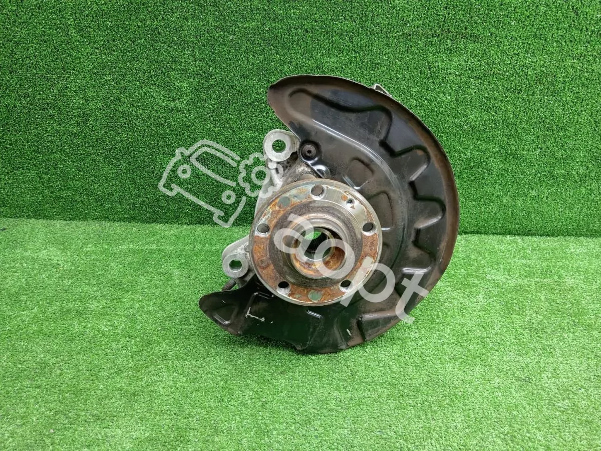 Кулак поворотный правый Audi A3