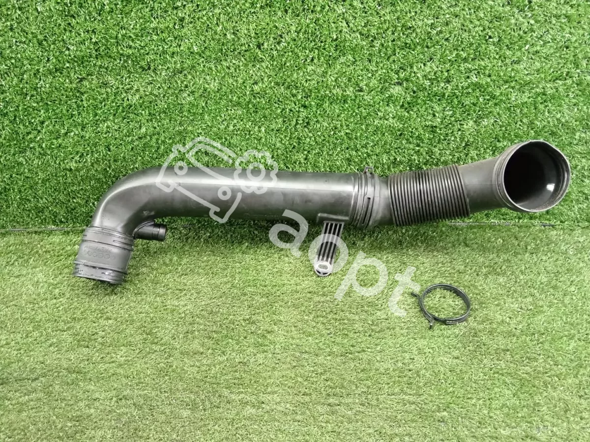 Патрубок интеркулера 1K0129654AP Volkswagen Tiguan