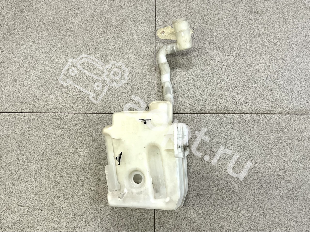 Бачок стеклоомывателя под датчик VAG Skoda Octavia A5, Yeti, Superb, Audi A3, S3, RS3, Volkswagen Golf V, Plus, Scirocco, Caddy, Jetta, Eos, Touran, Seat Leon, Altea Freetrack
