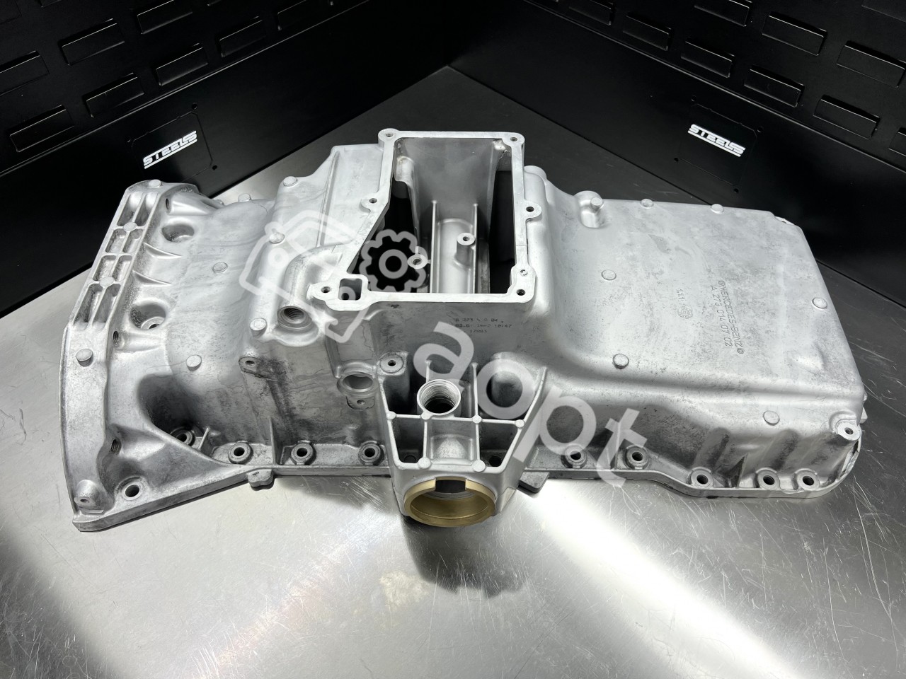 Масляный поддон Mercedes-Benz M273 V8 4.6, 5.5L 4Matic, W211, W212, W207 E500, W463 G500, W216 CL500, W164 GL500, W230 SL500, W251 R500, W221 S450, S500
