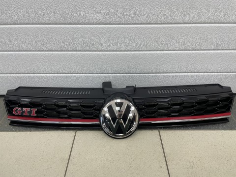 Решетка радиатора оригинал Volkswagen Golf 7.5 GTI Perfomance