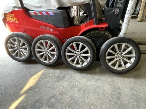 Комплект оригинальных летних колес VAG Volkswagen Passat B8, 215/55/R17 Pirelli P7 Cinturato